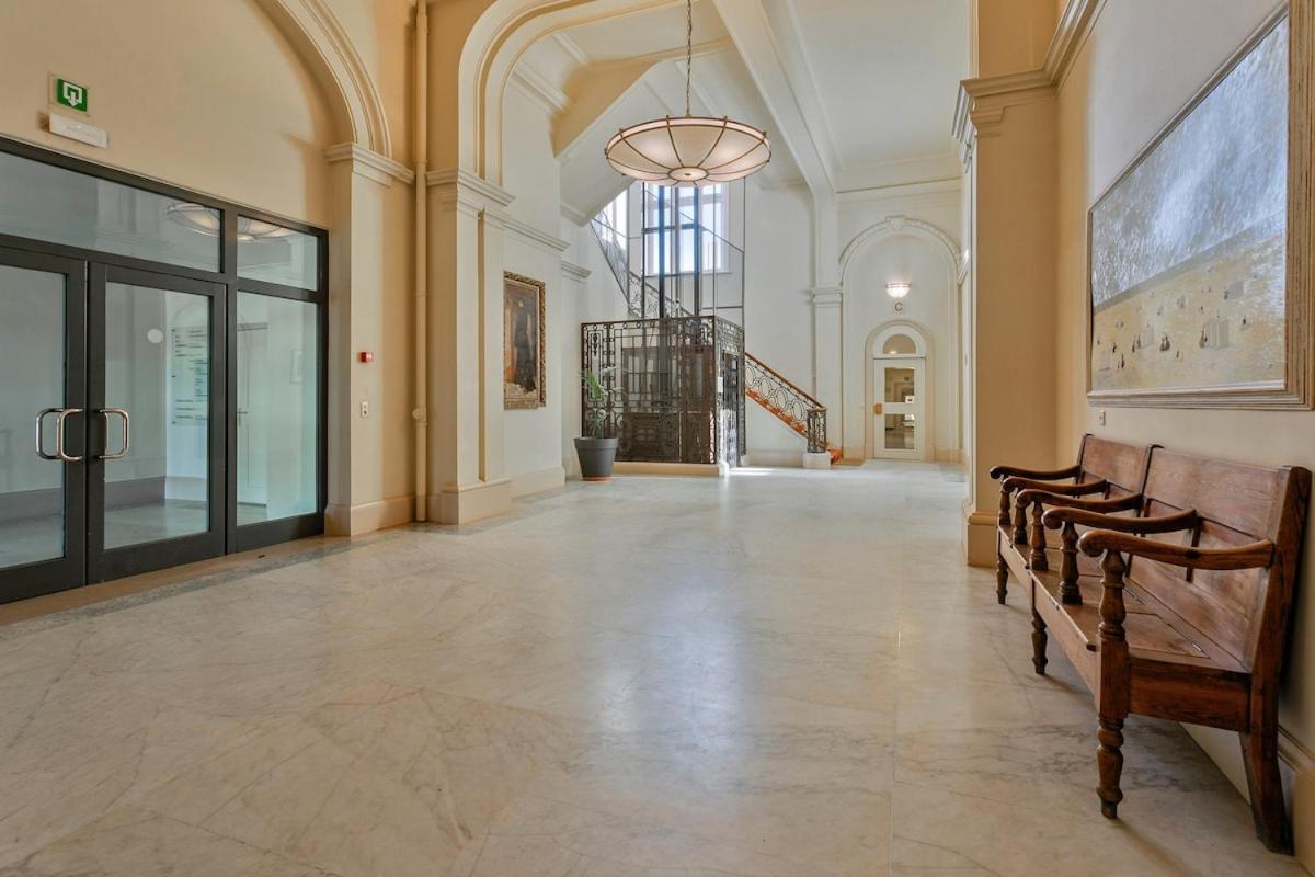 Uniek Ingerichte Ruimte Met Magnifiek Zeezicht! Apartment